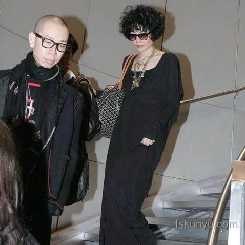 “幕后英雄”的妆容影响力：化妆师的隐形力量